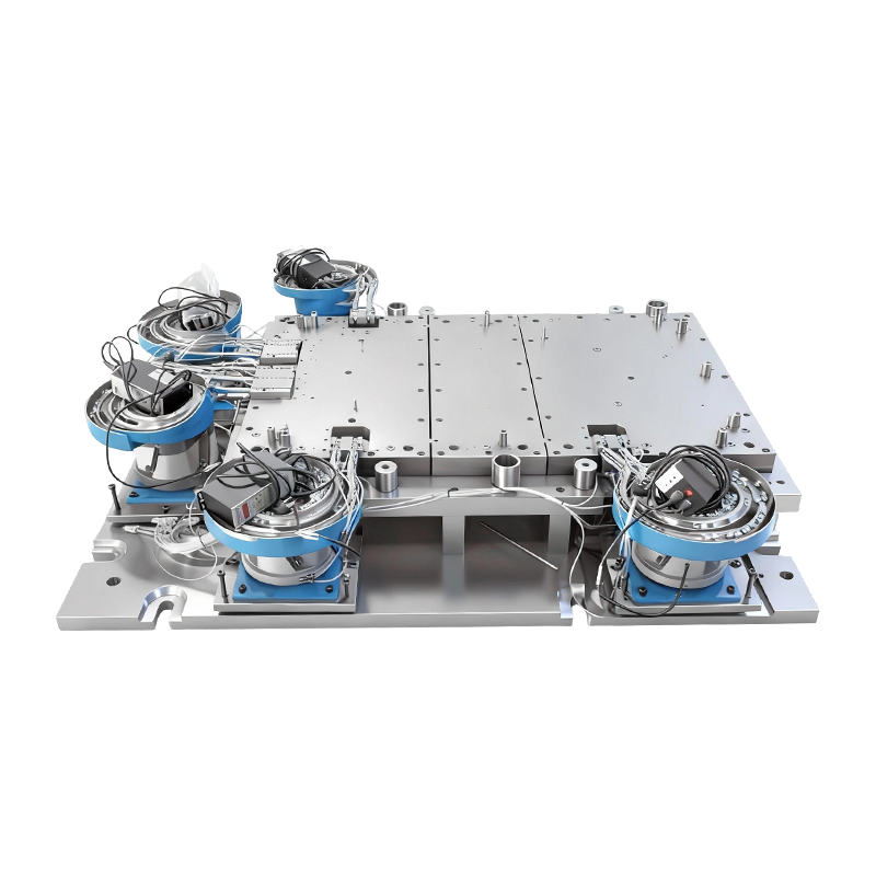 Automaattinen niittausmuotti suurille tietokonekoneille